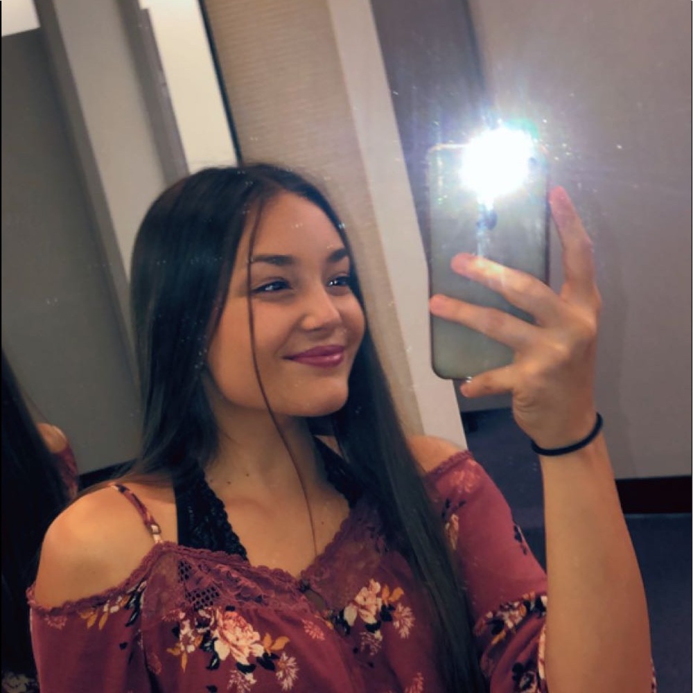 Meet your Posher, Katelyn